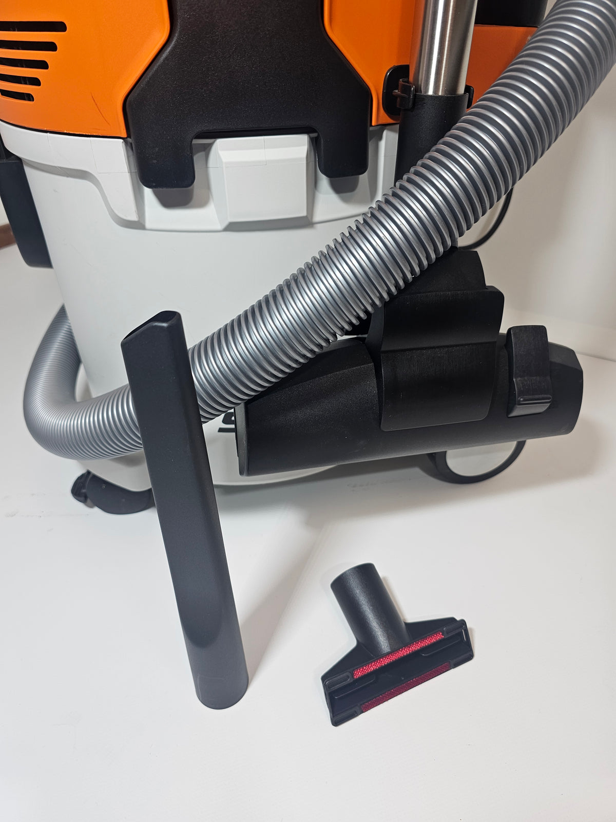STIHL Nass-u.Trockensauger SE122