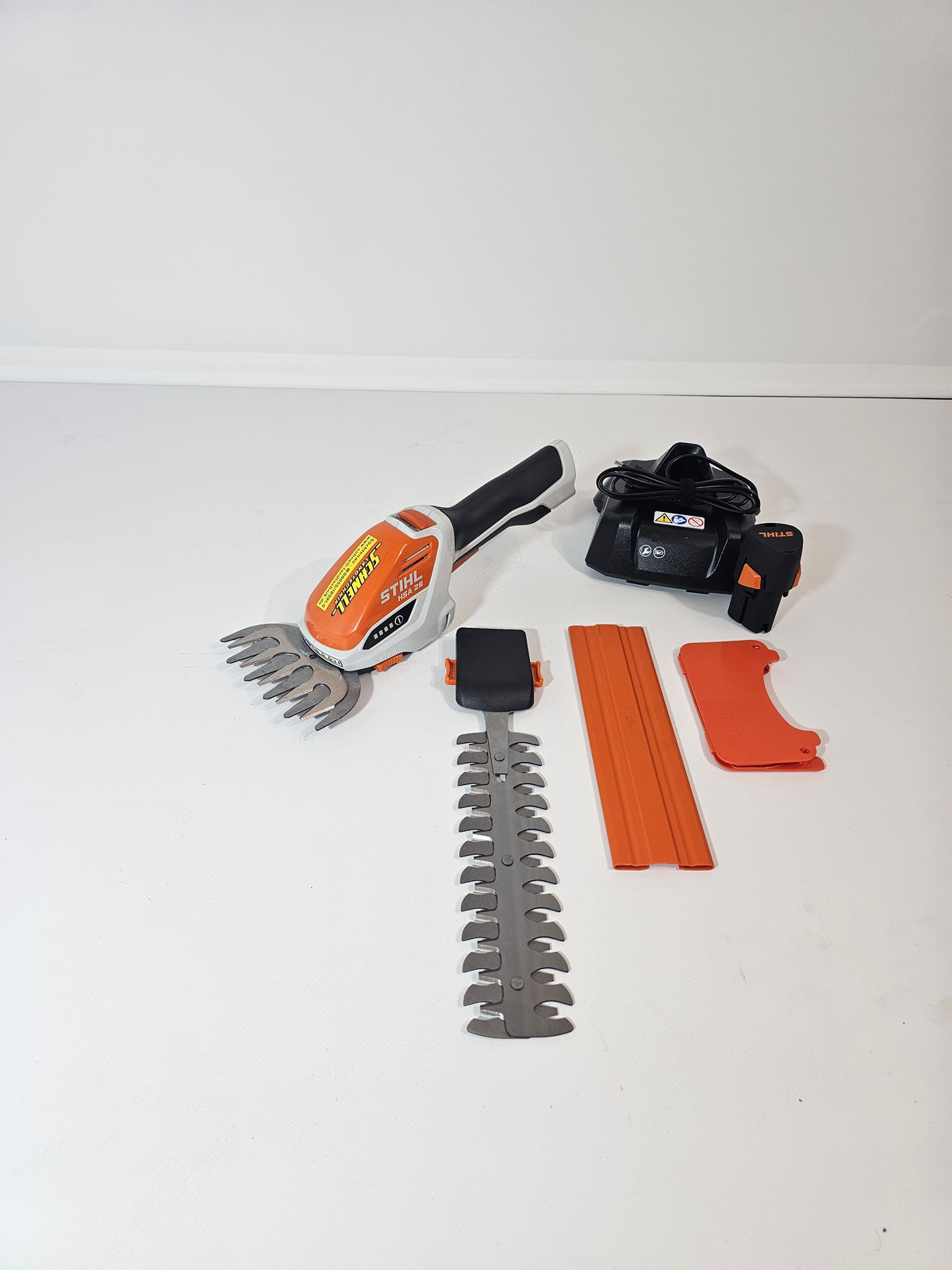 STIHL Akku-Heckenschere HSA26 Set