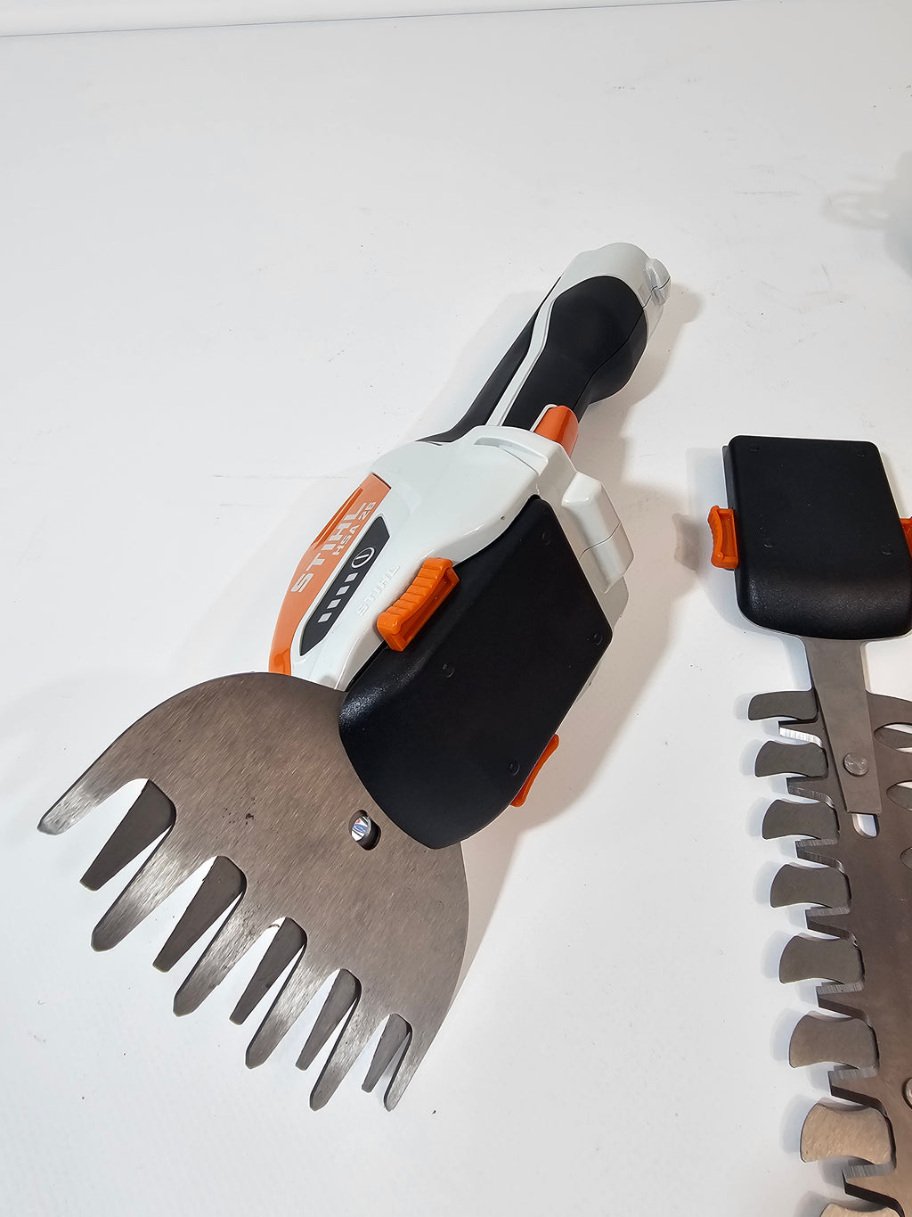 STIHL Akku-Heckenschere HSA26 Set
