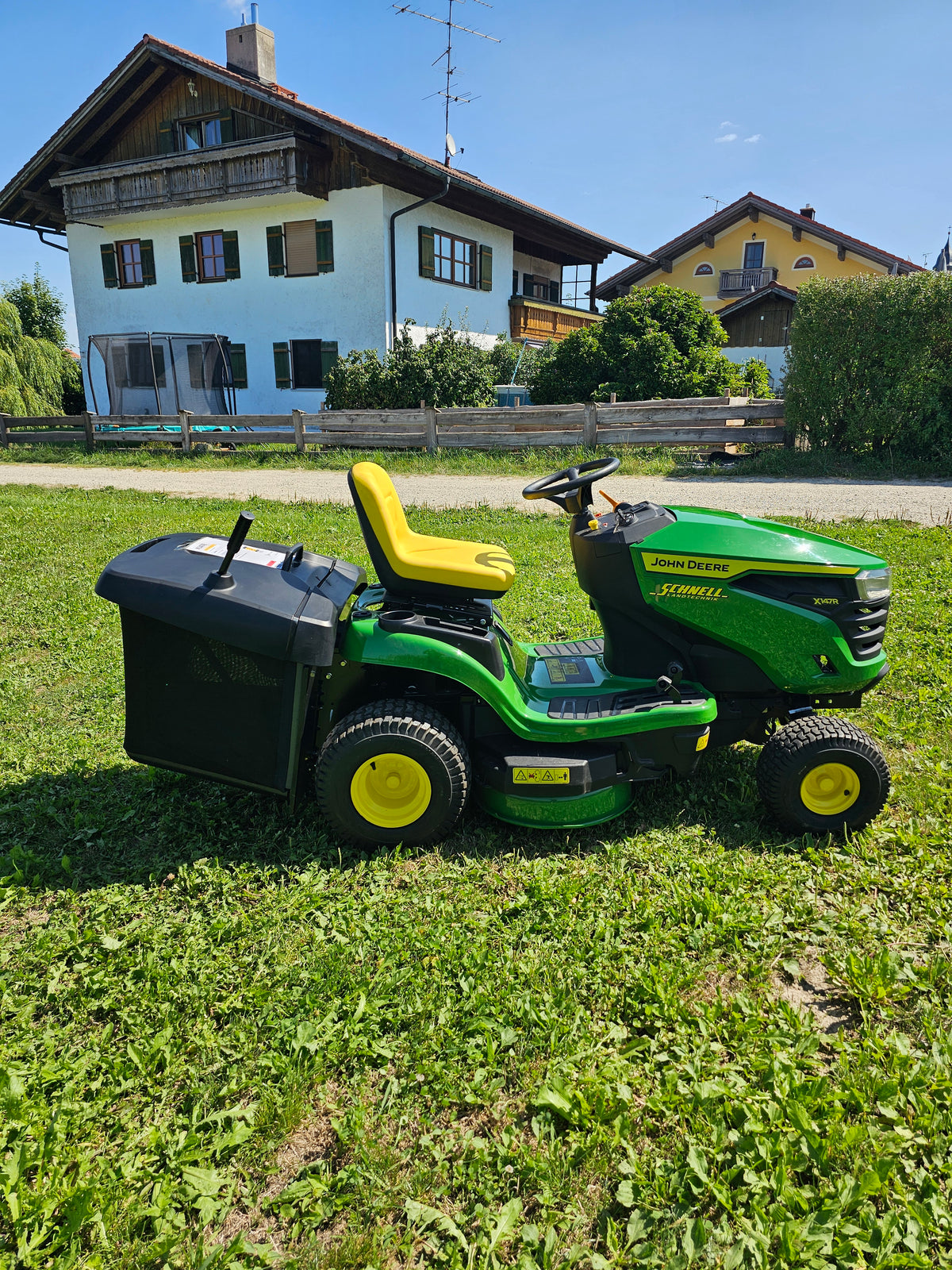 JOHN DEERE Rasentraktor X147R