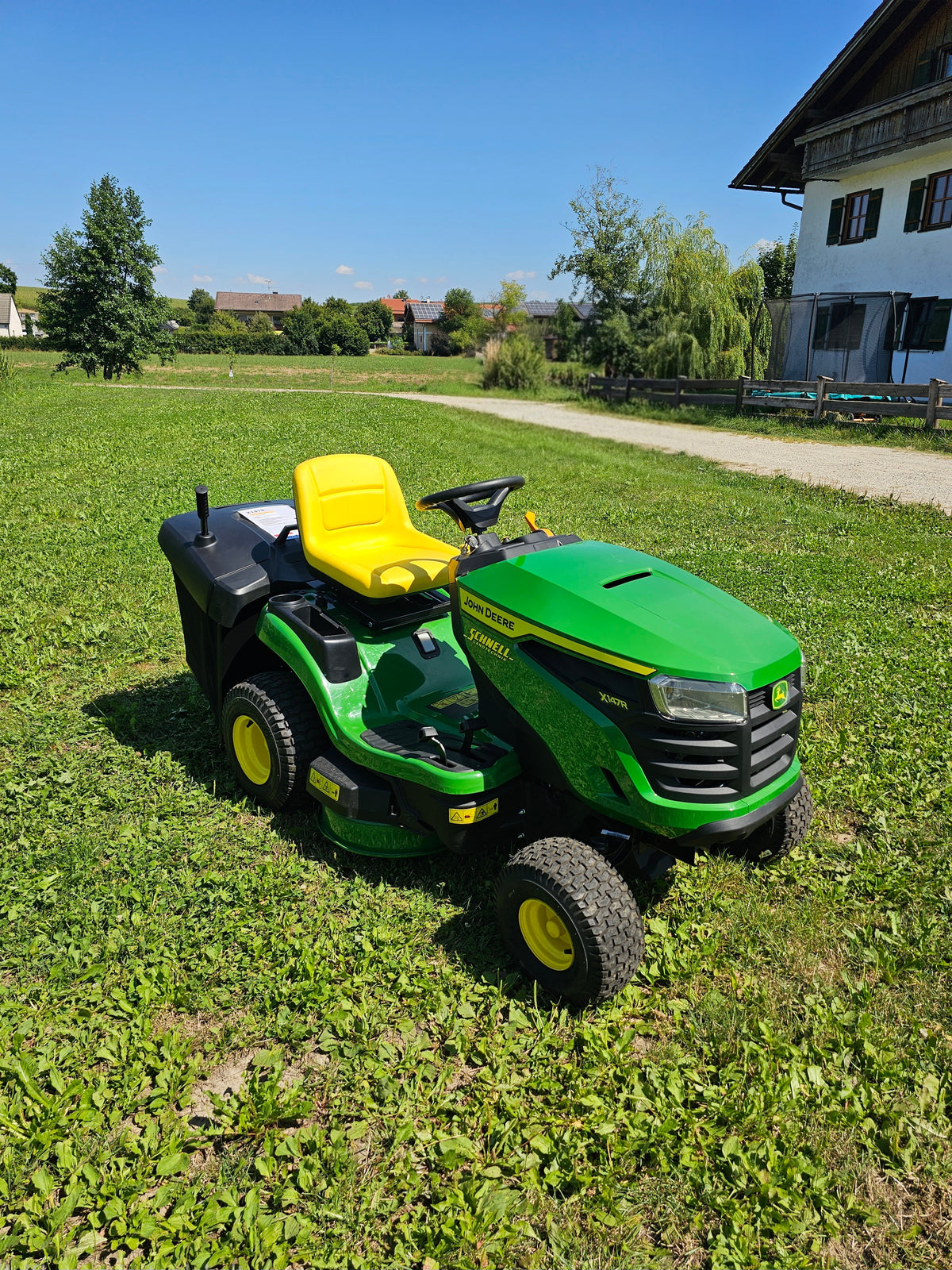 JOHN DEERE Rasentraktor X147R